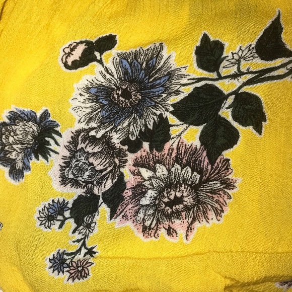 Floral Off-The Shoulder Top - Picture 3 of 3